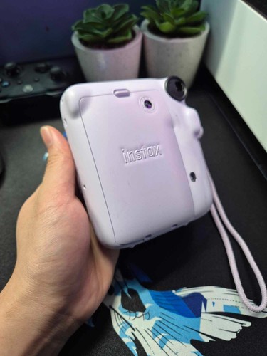 .Fujifilm Instax Mini 12 Instant Camera (Lilac Purple ) - Picture 5 of 10