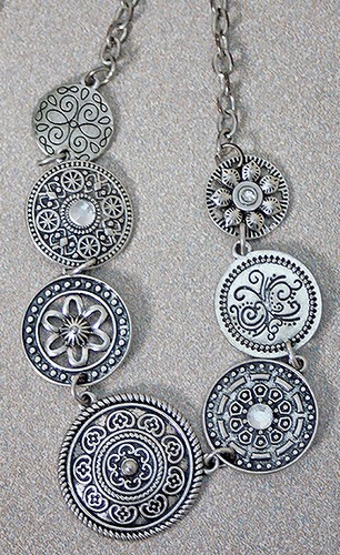 Nine (9) Pendants / Charms / Necklaces - Picture 3 of 7