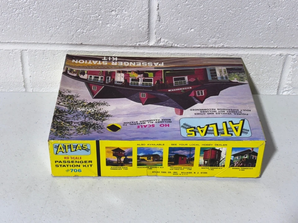 Atlas 706 Vintage Original HO Passenger Train Station Building New on Tree NOS - Image 3 of 4