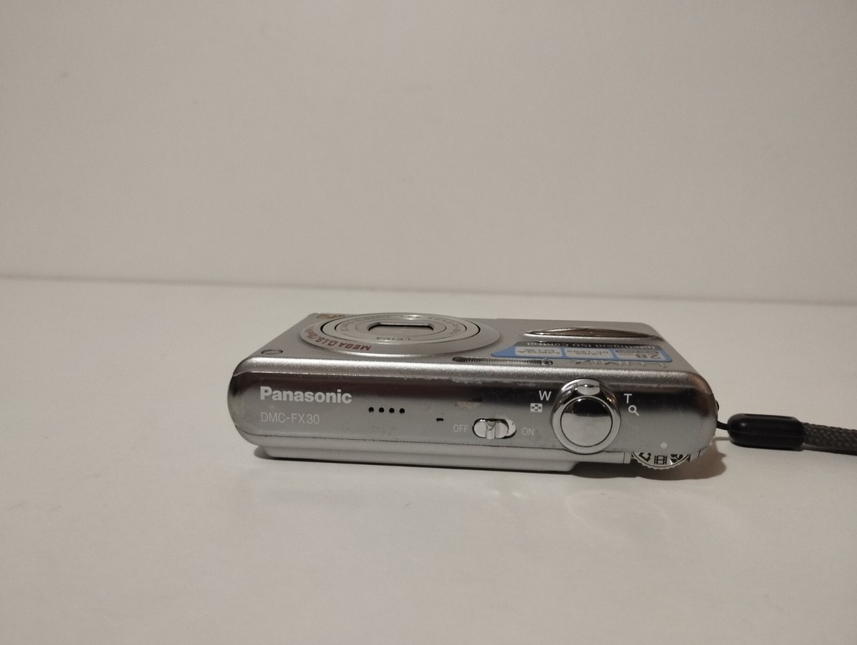 🟢Compact Digital Camera Panasonic Lumix DMC-FX30 7.2 MP Silver