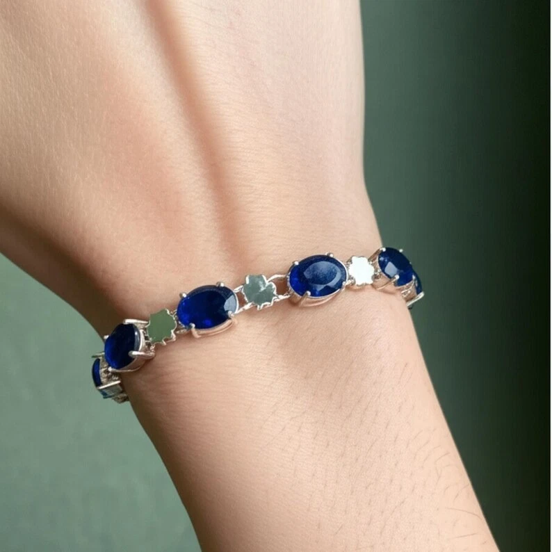 Pulsera hecha a mano de zafiro azul de plata de ley | Joyería de piedras preciosas Foto 3 de 4