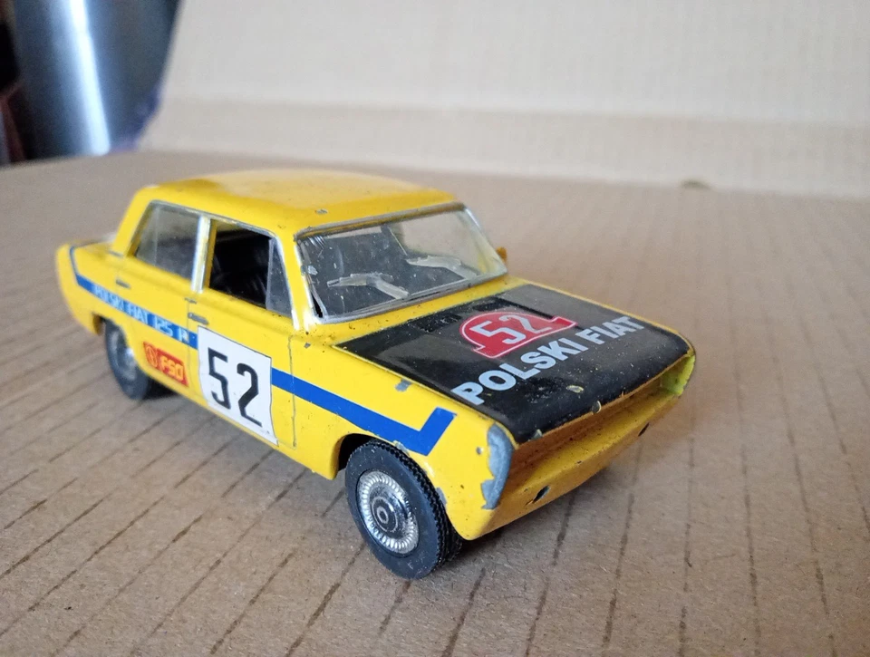 Coche modelo POLSKI / FAIT 125P escala 1:43 Foto 3 de 4