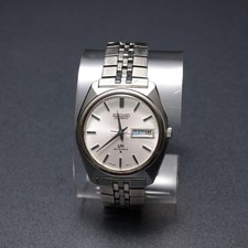 Watch Seiko Lordmatic 23 jewels automatic silver R1764