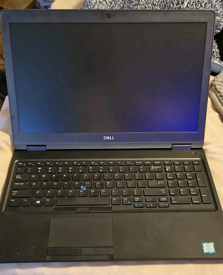 Dell Latitude 5590 Laptop - Fast and Versatile