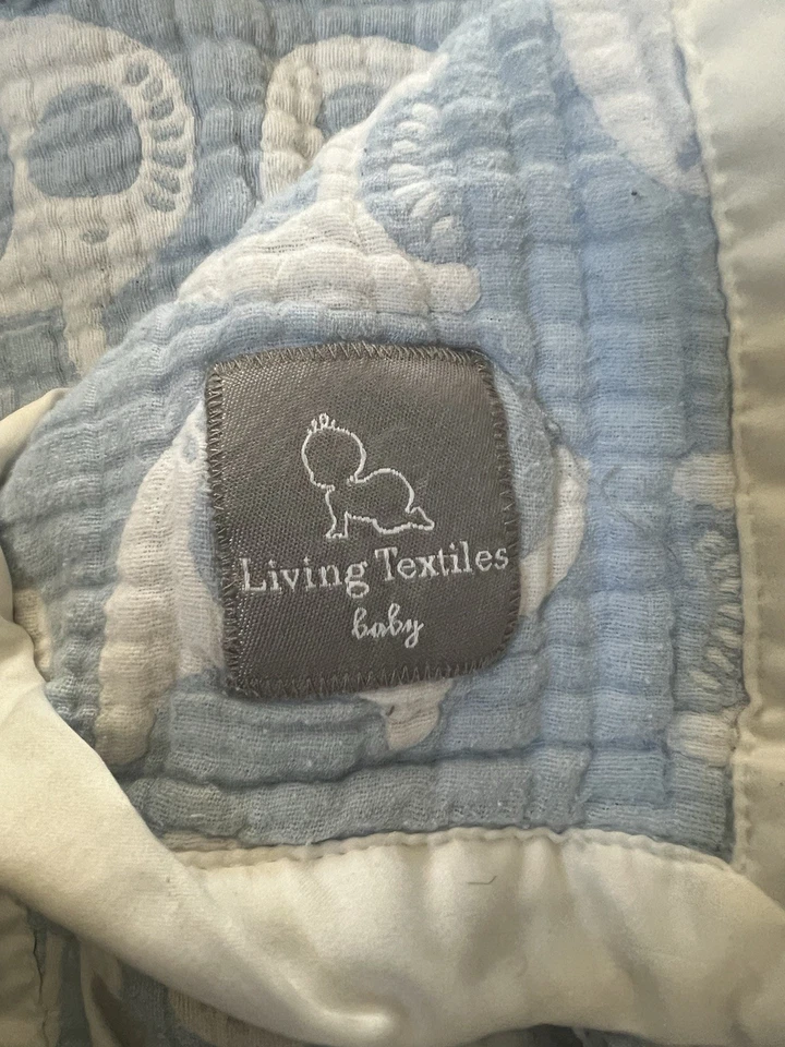 Manta para bebé Living Textiles azul blanco muselina elefantes borde satinado Lovey usada en excelente estado Foto 3 de 4