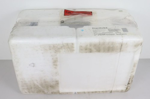 Danfoss VLT6004 VLT6004HT4C54STR3DLF00A00C0 175Z7049 Frequenzumrichter UNUSED - Picture 2 of 3