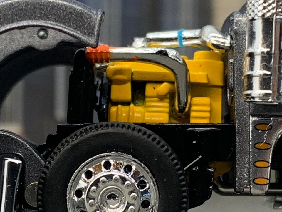 1/64 DCP GUN METAL GRAY PETERBILT 379 DAY CAB - Image 3 of 4