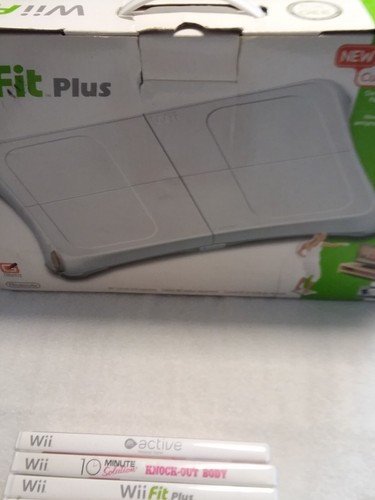Wii Fit Plus: Game Bundle for Nintendo Wii & Extra fitness workout Games ( CIB ) - Picture 6 of 7
