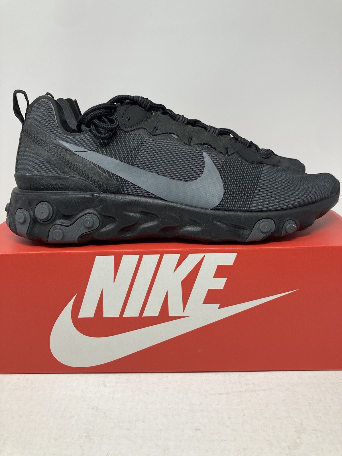 nike element react 55 triple black