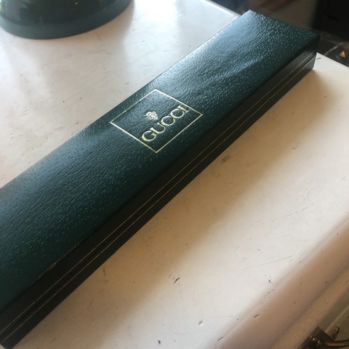 Gucci Red And Green Vintage Watch With Box - Picture 4 of 12