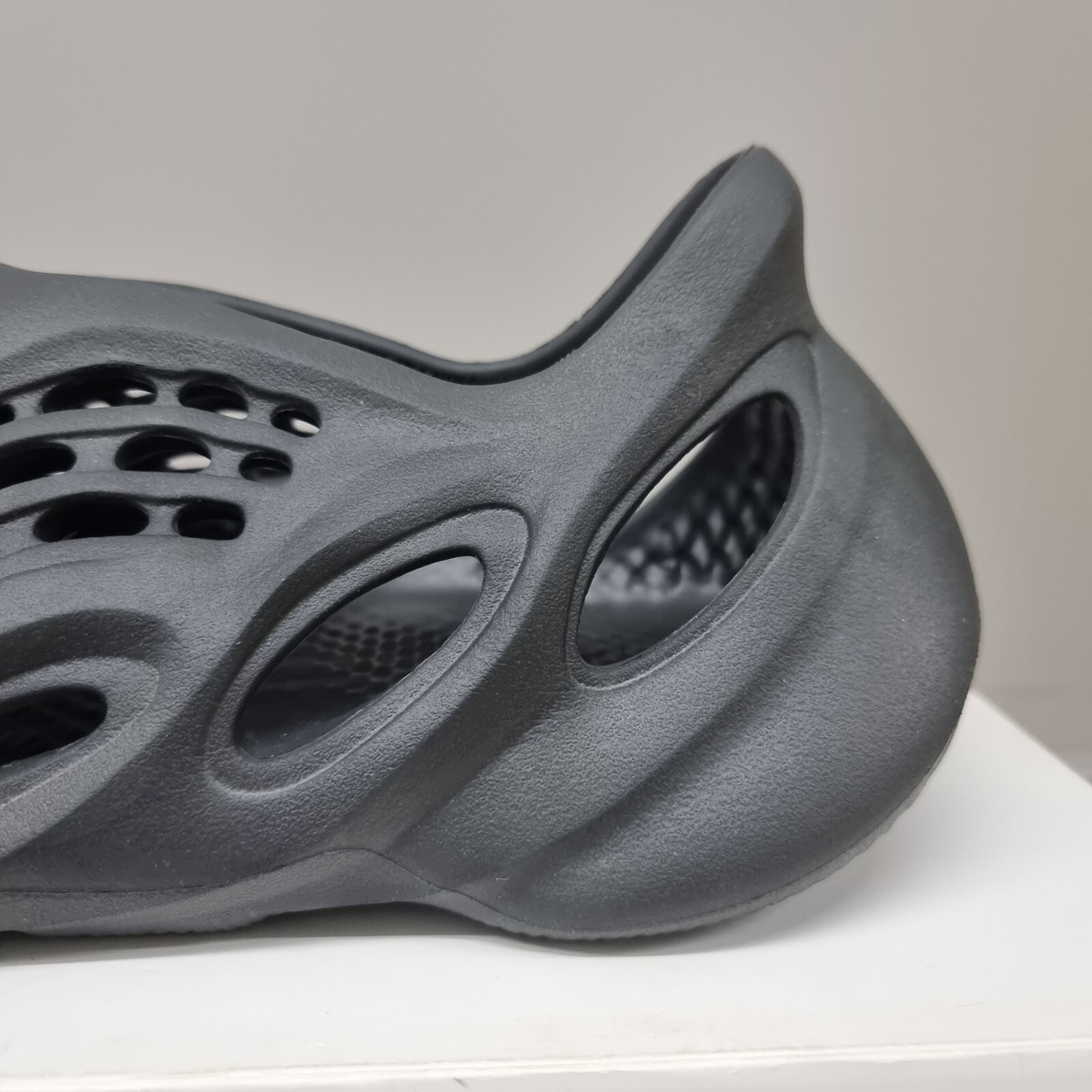 ADIDAS YEEZY FOAM RUNNER 