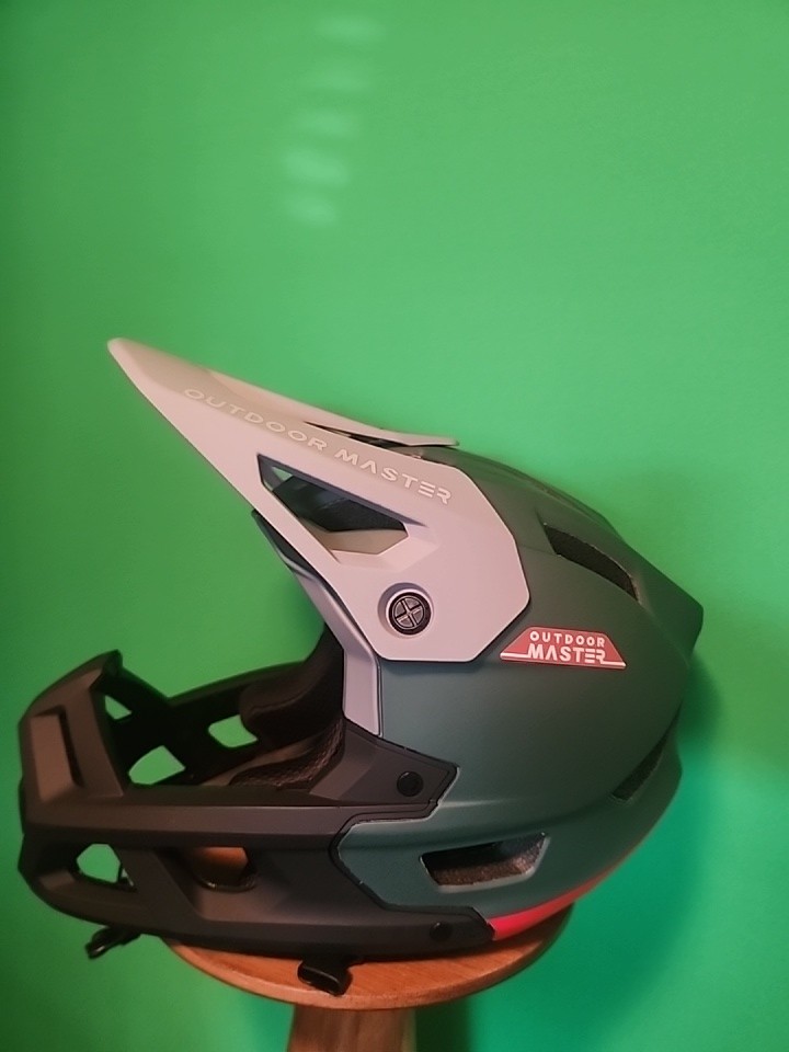 Helmet Medium-sized