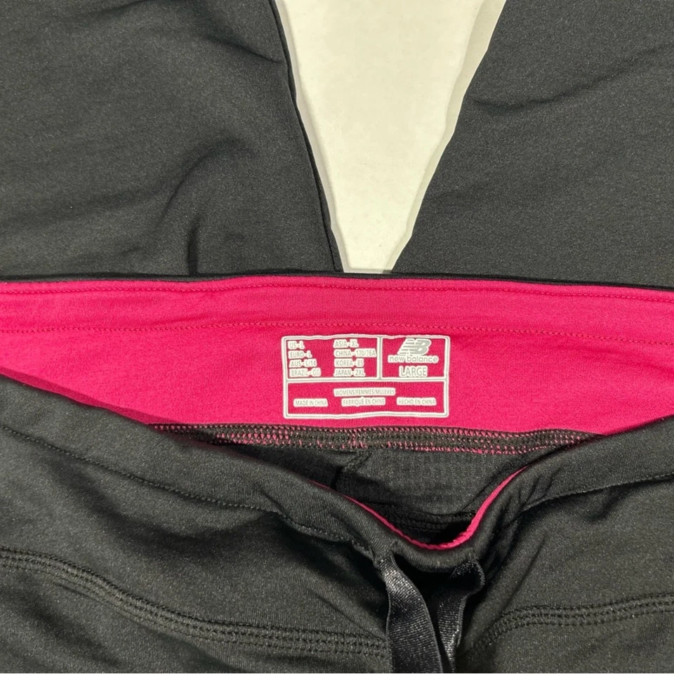 New Balance. Conjunto de ropa deportiva Susan G. Komen. Pantalones cortos y capri secos relámpagos - L Foto 2 de 4