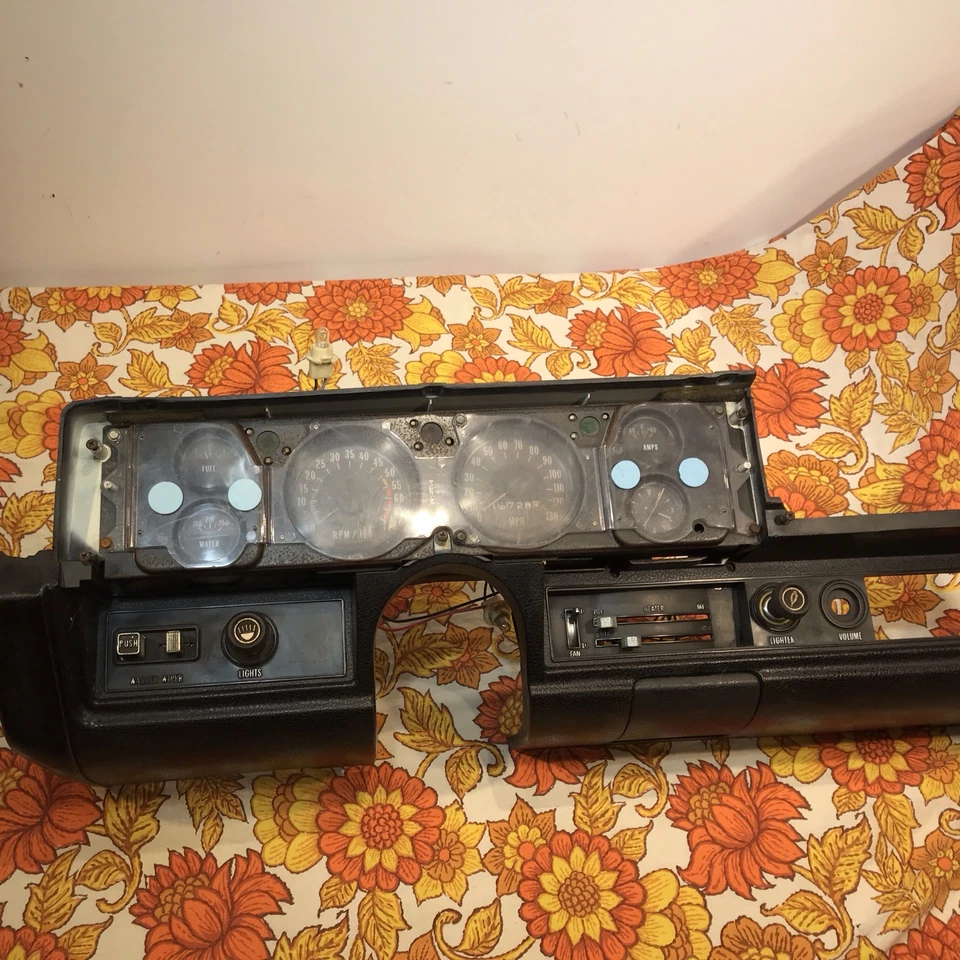 1974 1975 1976 Chevy Vega Gauge Cluster Tach Dash Instrument Tacómetro Reloj OE Foto 3 de 4