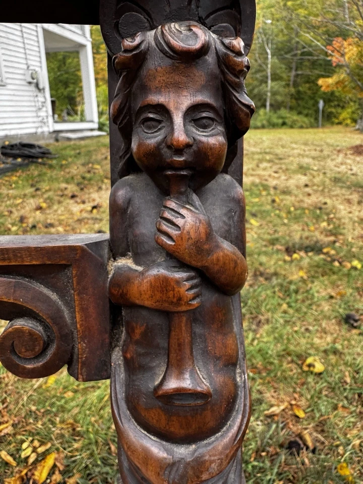 Par de sillas antiguas de roble tallado con leones y querubines - Halloween gótico Foto 4 de 4