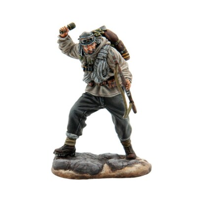 RUSSTAL070 Russian Mountain Troop Throwing Grenade by First Legion