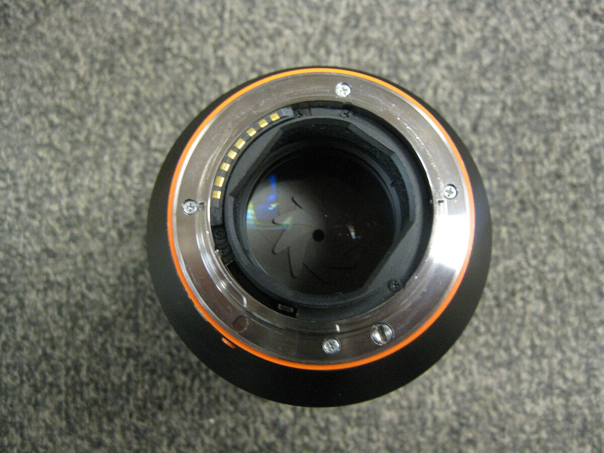 SONY ZEISS Sonnar T* 135mm F/1.8 ZA SAL-135F18Z Telephoto SONY ZEISS Sonnar T* 135mm F/1.8 ZA SAL-135F18Z Telephoto