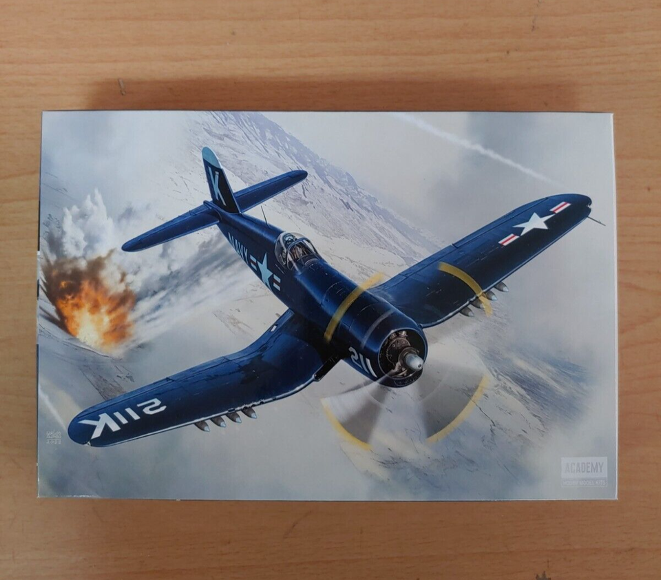 Academy 1/48 USN F4U-4 Modellbausatz - Schlacht Um Jangjin Reservoir
