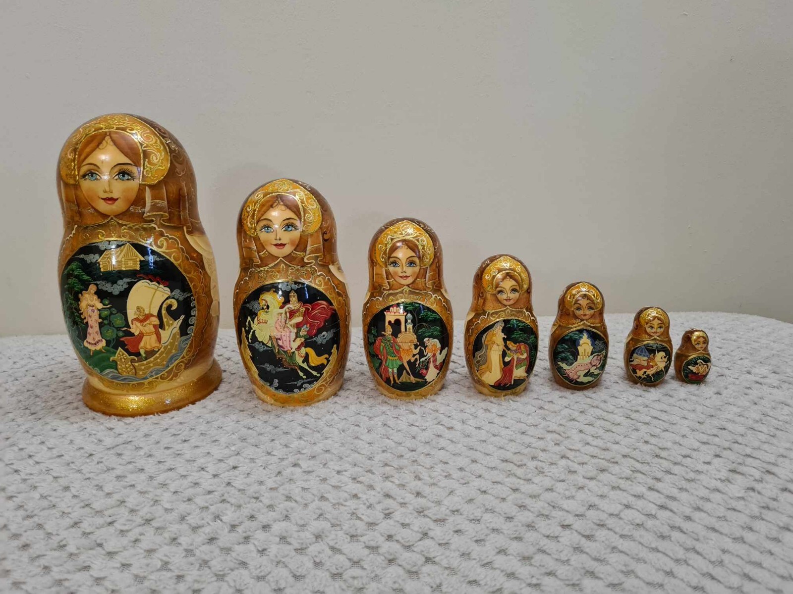 LARGE Russian Nesting Wooden Dolls 7 Pieces