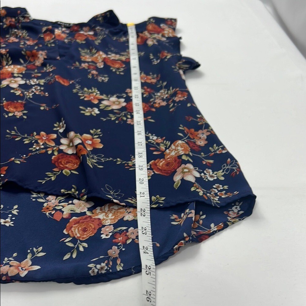 Sweet Rain Flowing Blue Floral Ruffled Cap Sleeve Feminine V-Neck Blouse Size S