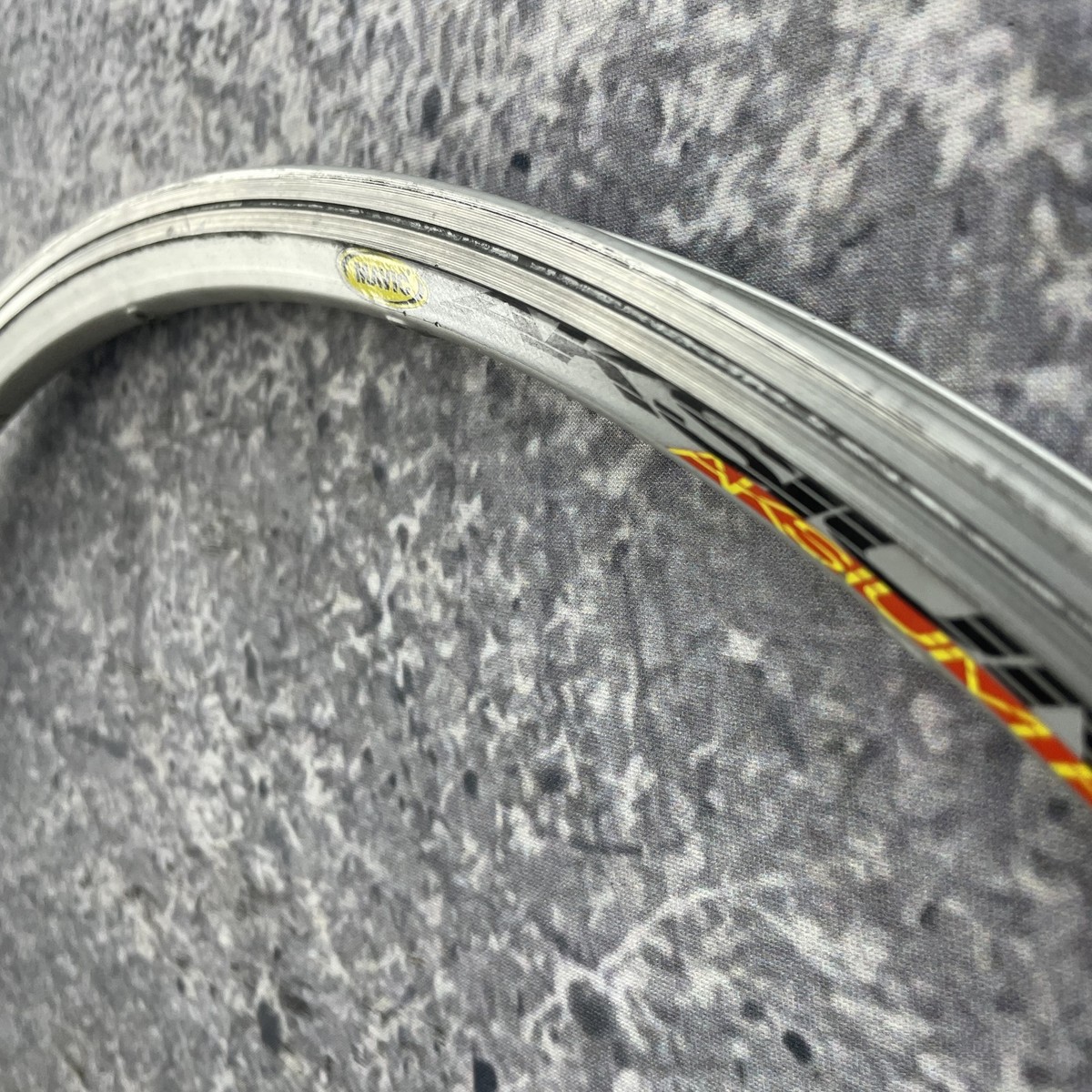 Vintage Mavic Aksium Race 700c Road Bike Rim Alloy 20 Hole 20h