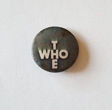 THE WHO Button Pinback Rare 1980 Mod Logo 1" Collectable Classic Rock Mod KINKS