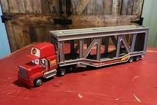 Disney Pixar Cars Launching Mack Hauler Transporter Lightning McQueen Semi Truck