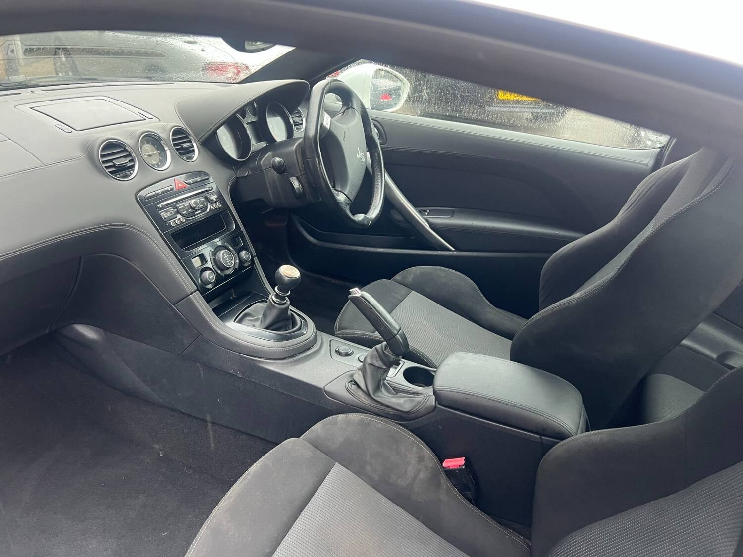 2014 Peugeot RCZ, photograph 14