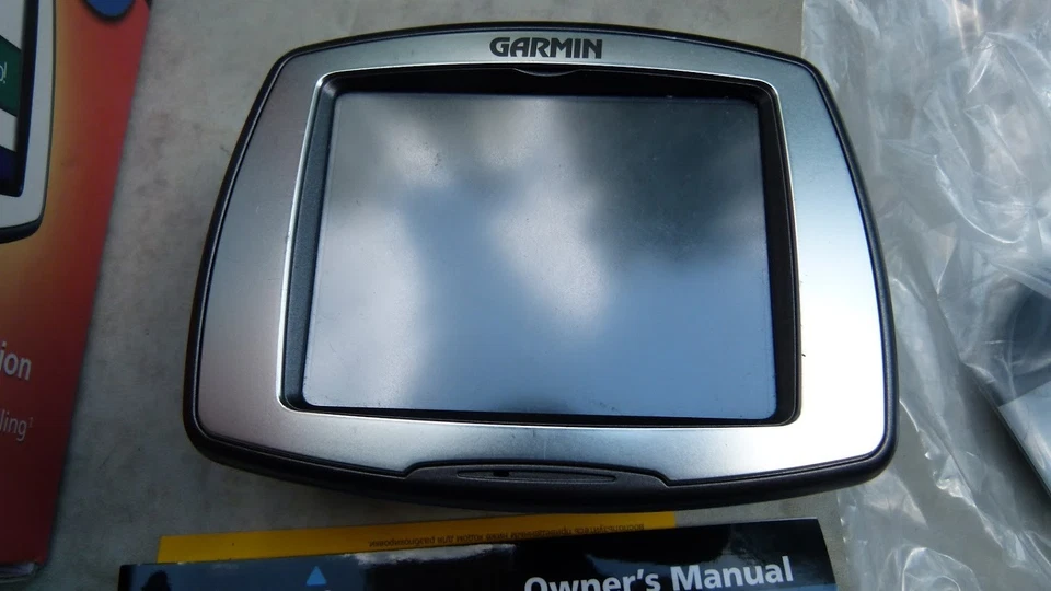 Garmin Streetpilot C580 Portable Bluetooth GPS Navigation Navigator with Accesso - Image 3 of 4