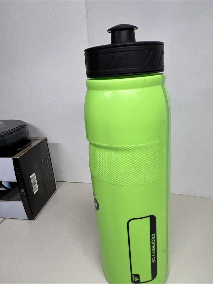 Adidas Stadium Botella de Agua Plástico Squirt Libre de BPA 26OZ Verde Neón Foto 4 de 4