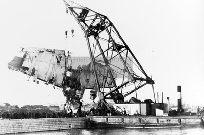 FLOATING CRANE SALVAGING BOEING 314 LISBON PORTUGAL 1943 4X6 PHOTO