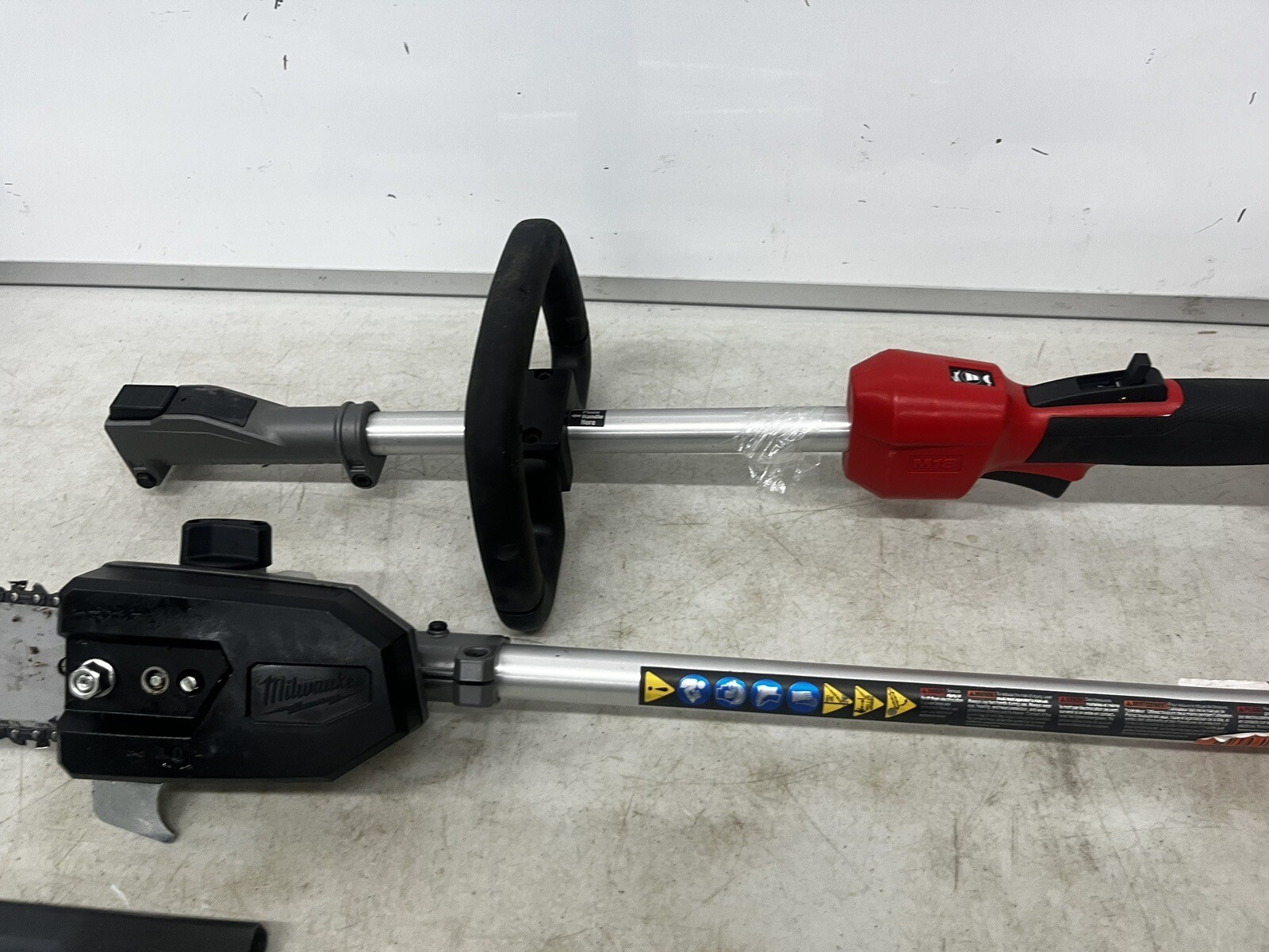Milwaukee 49162720 M18 FUEL QUIKLOK 10" Pole Saw w QuikLok Power