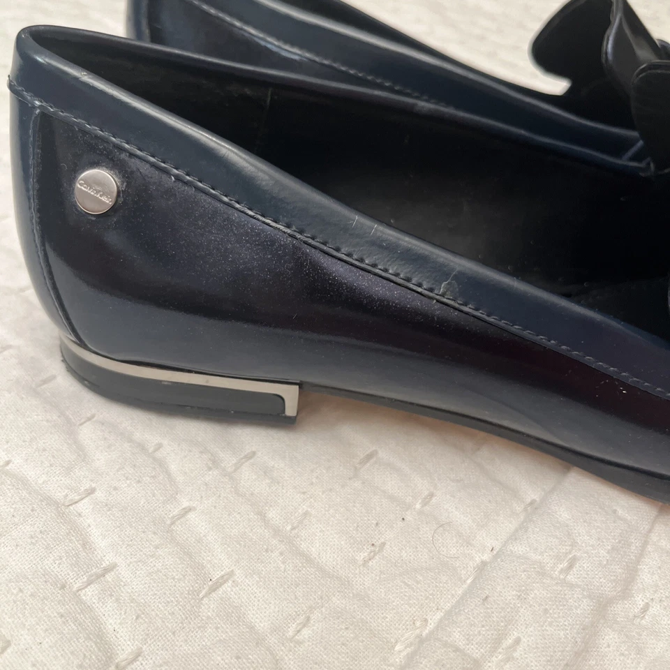 ZAPATO MUJER CALVIN KLEIN CELIA PERLA NERA MOCASÍN PLANO METÁLICO Talla 6.5 Foto 3 de 4