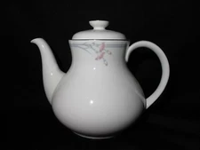 Royal Doulton Carnation H5084 Teapot 6 Cup