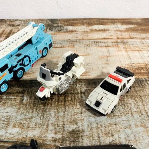Transformers G1 DEFENSOR 99% Complete (Missing 1 Attachment) w/ Spec Cards - Picture 4 of 8