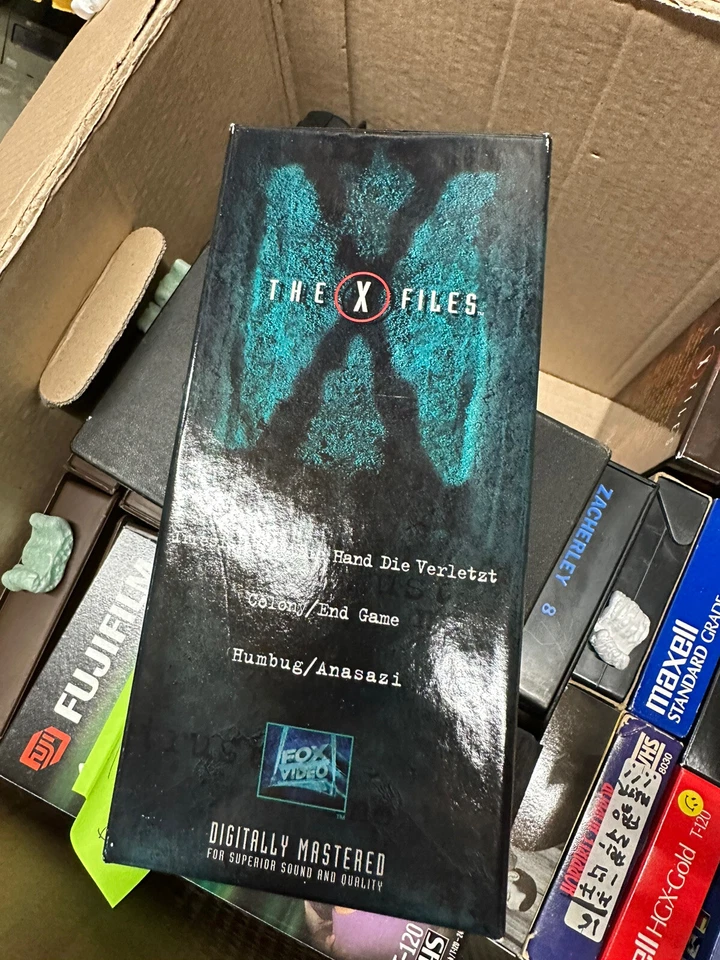 The X Files Boxed Set x 2 & wide screen movie edition VHS 7 tapes NM+ cases - Image 4 of 4