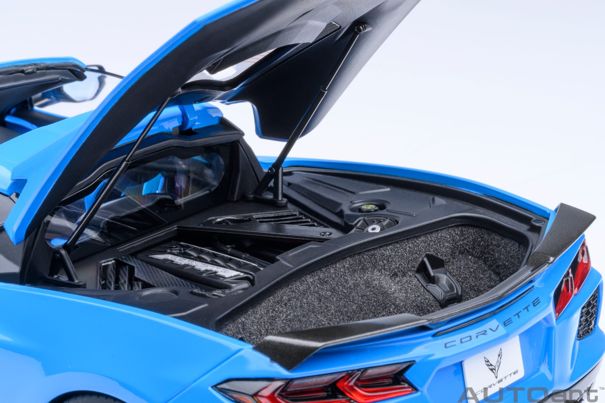 CHEVROLET CORVETTE C8 Z51 STINGRAY COUPE RAPID BLUE 1:18 by