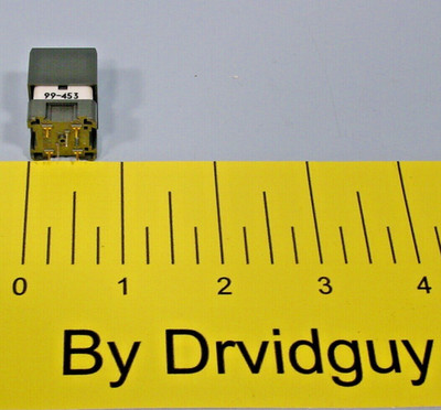 eao 99-453.837 Single Pushbutton Switch DPST-NO/NC Standard Panel Mount, Front