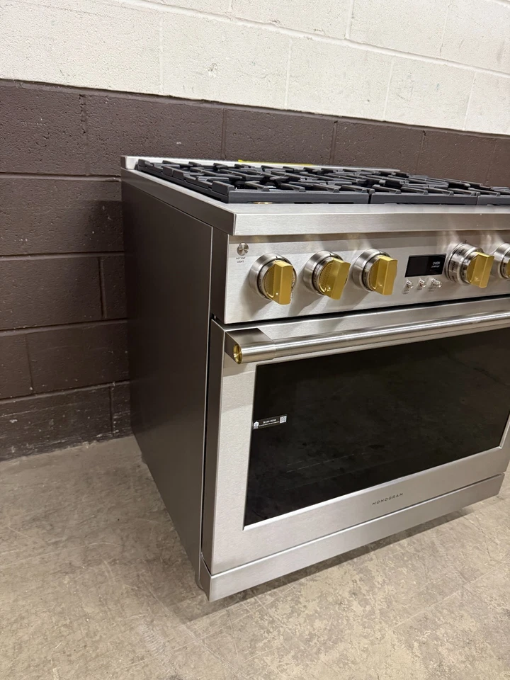 GE Monogram ZGP366NTSS - 36" All Gas Range Oven 6 Burner Stainless Professional - Image 3 of 4