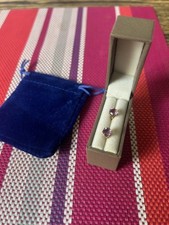 Amethyst Ohrstecker 9 kt Gold, gemarkt 375 auf Schmetterlingen.