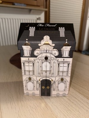 Too Faced le Grand Château Eyeshadow Palette als Sammlerstück