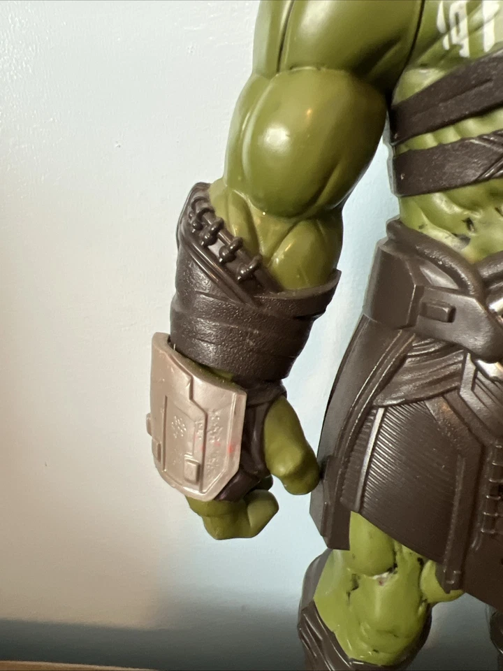 Figura de acción interactiva Gladiador Hulk de Thor Ragnarok Speech Sound FX de Marvel Foto 4 de 4
