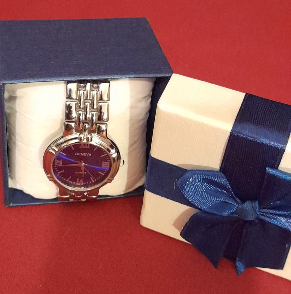 Reloj de cuarzo Geneva plateado y azul para mujer Foto 3 de 4