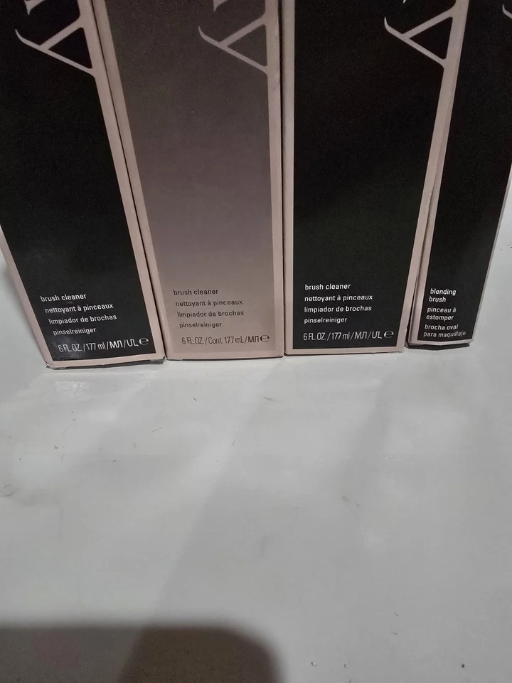 LOTE de 3 nuevos limpiadores de brochas de maquillaje Mary Kay MÁS pincel mezclador Mary Kay Foto 2 de 3