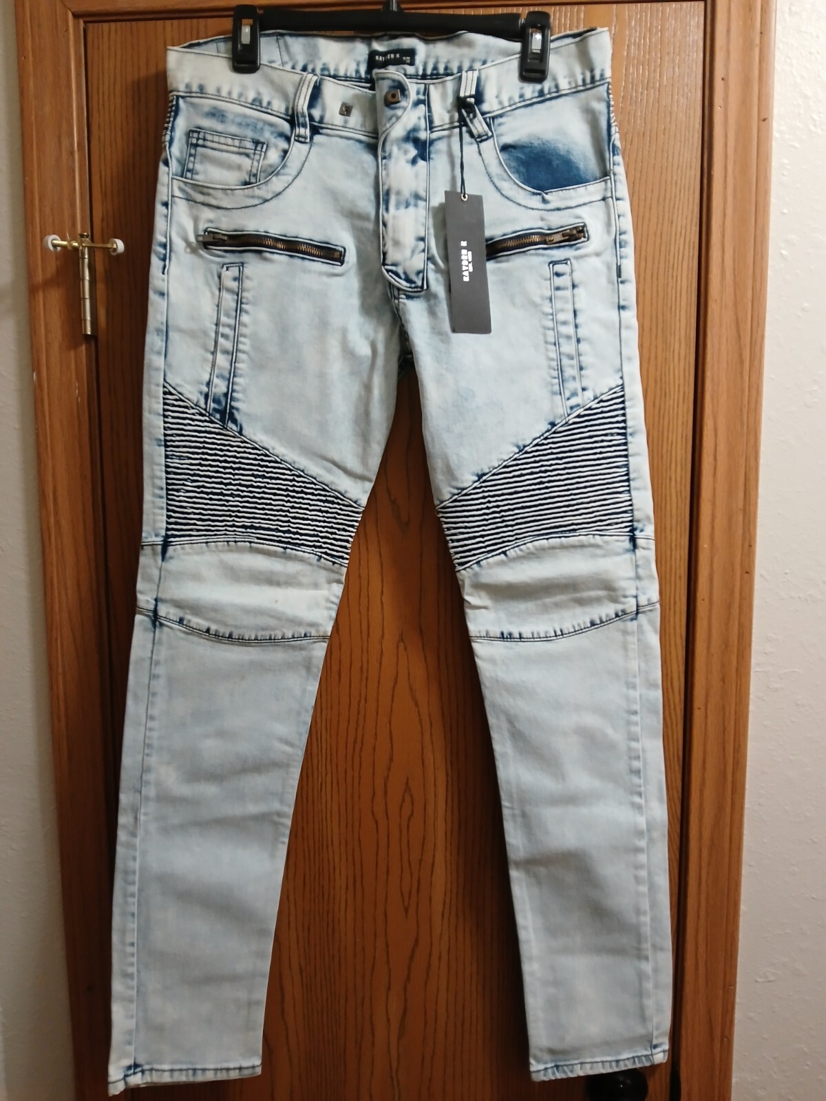 Picture 1 of 8