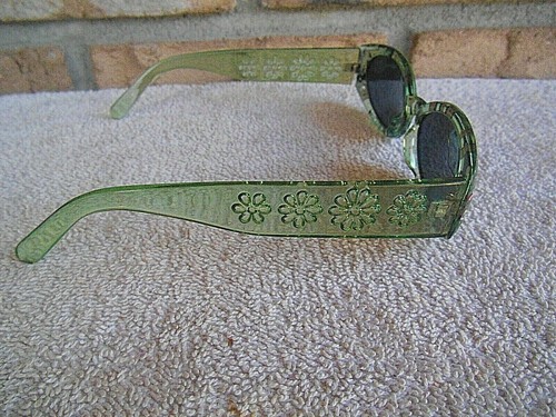MINNIE MOUSE SUNGLASSES WITH GAP GIRL CASE - Picture 7 of 11