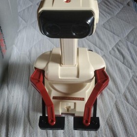 Nintendo Famicom Robot R.O.B.(Robotic Operating Buddy) Boxed set