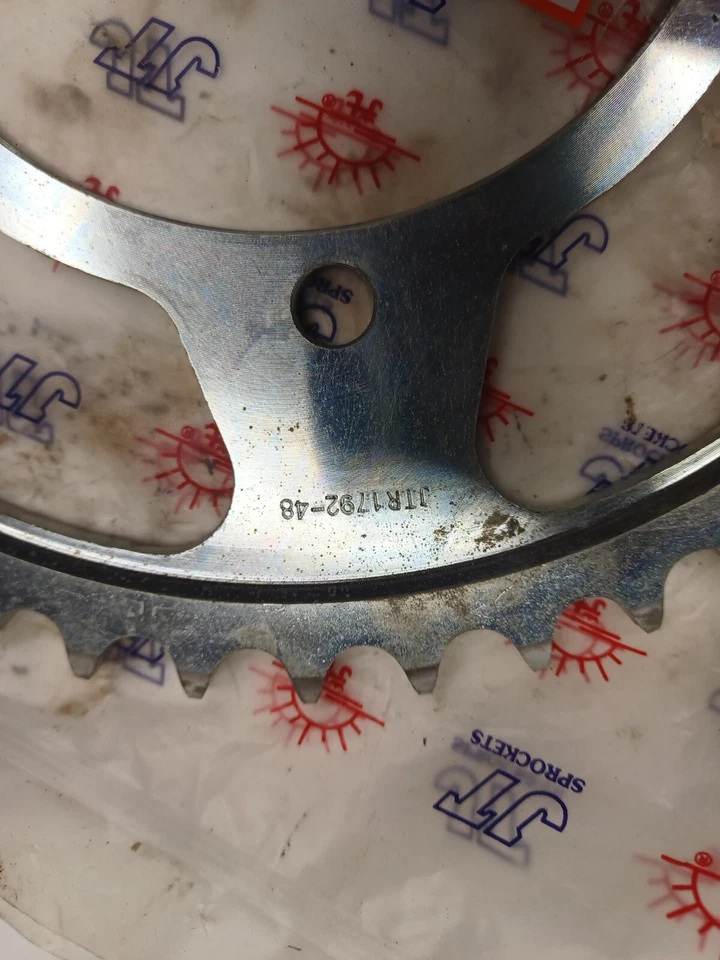 01-13 Piñones Suzuki GSXR600 JT Piñón de acero al carbono - NUEVO JTR1792.48 Foto 2 de 2