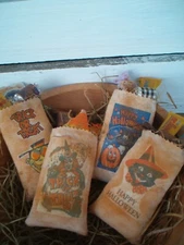 Primitive set of 4 vintage Halloween candy bags bowl fillers set #12. Please Rea