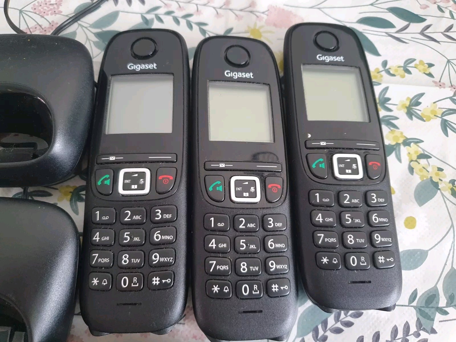Gigaset AL415A Cordless Phone With Answering Machine and Triple Handsets 4250366844930 eBay